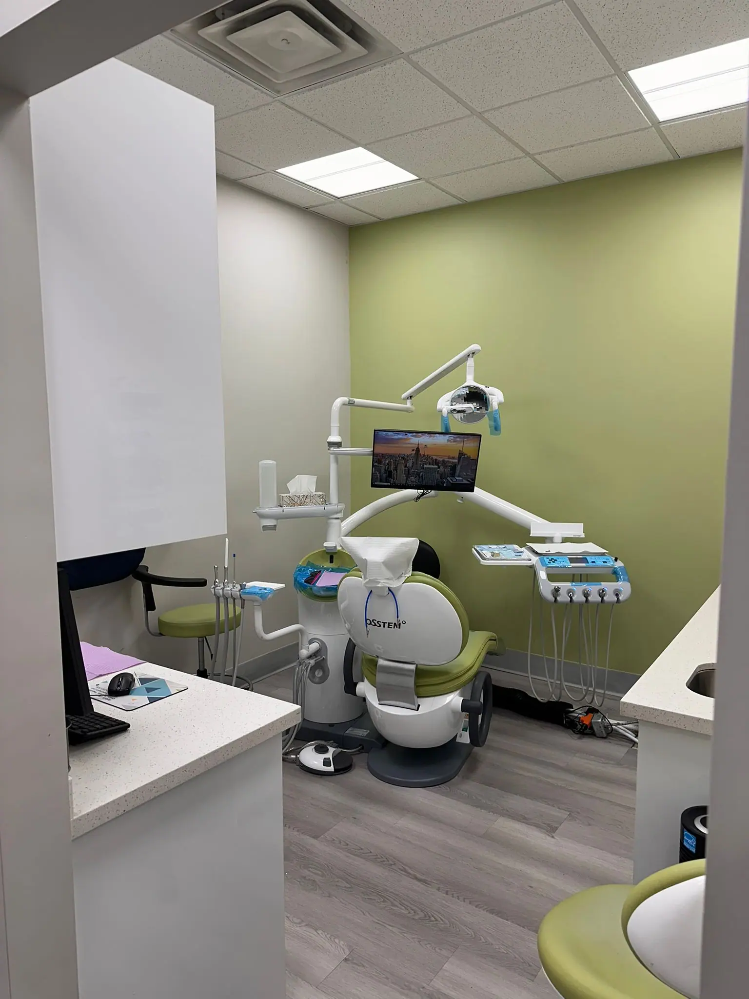 Operatory at MapleLeaf Smile Dentistry Wellington Street